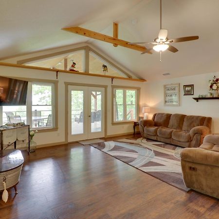 Spacious And Elegant Mountain View Cabin With Deck! Экстерьер фото