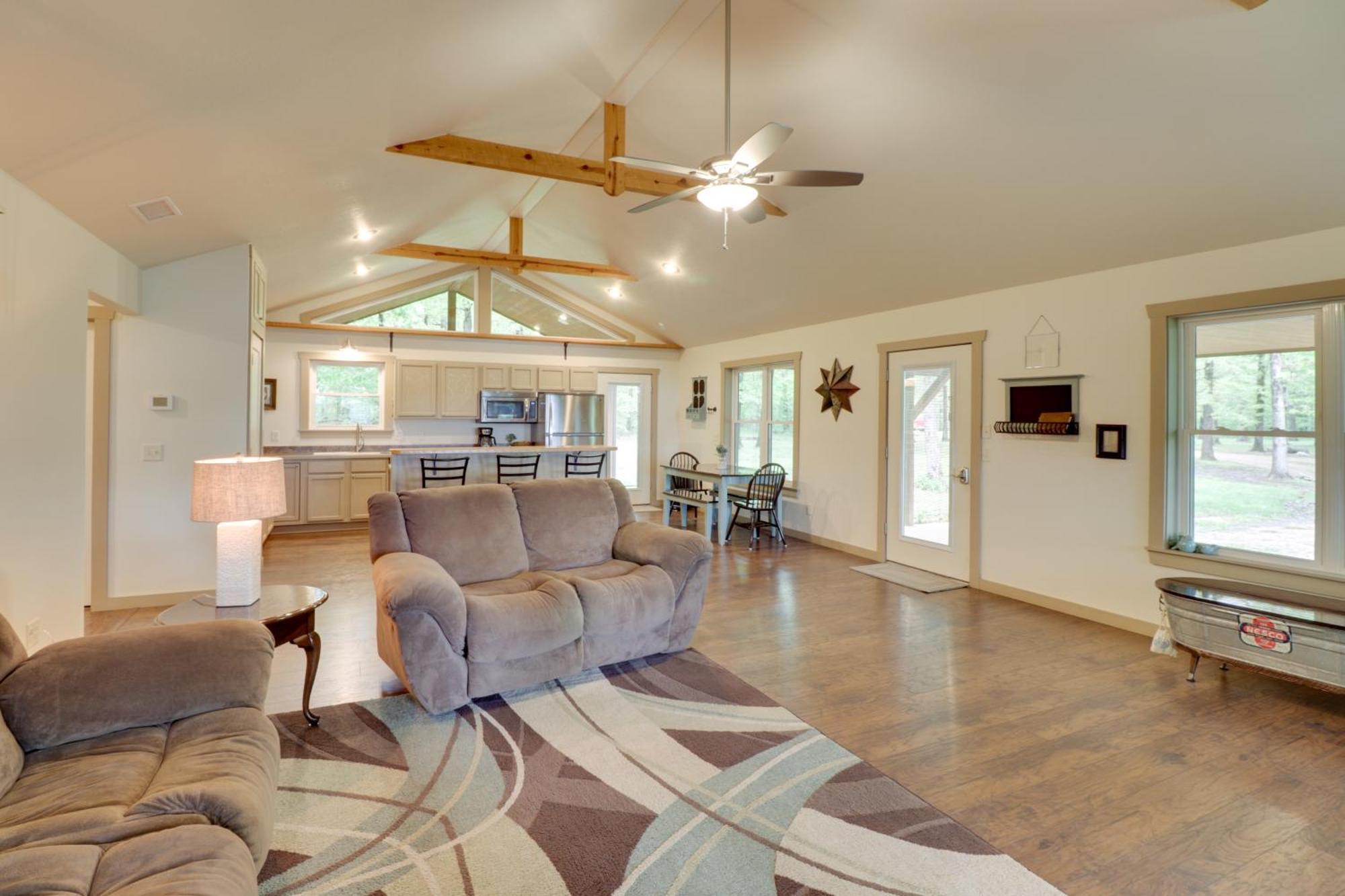 Spacious And Elegant Mountain View Cabin With Deck! Экстерьер фото