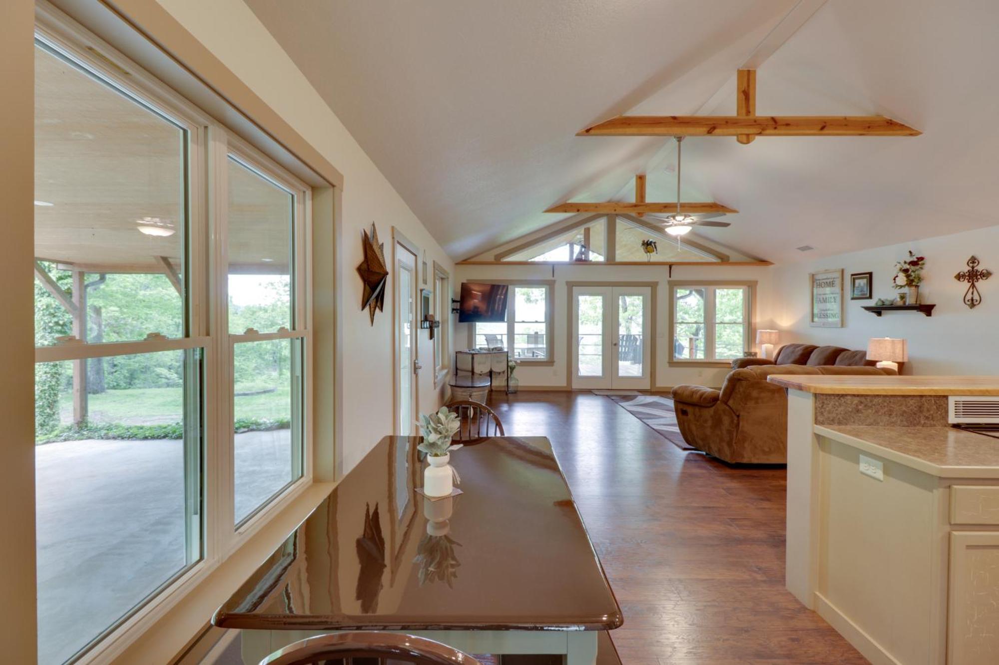 Spacious And Elegant Mountain View Cabin With Deck! Экстерьер фото