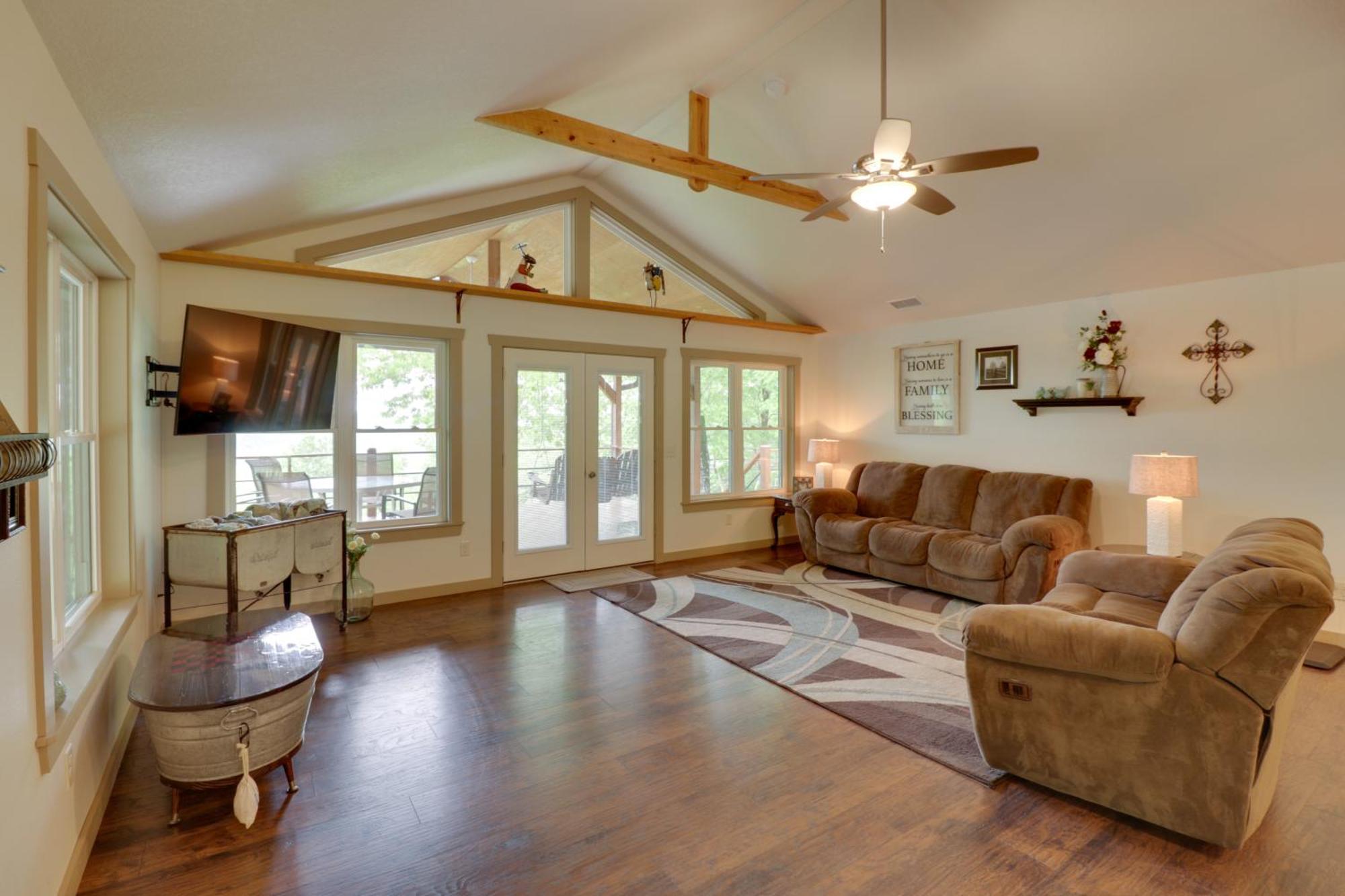 Spacious And Elegant Mountain View Cabin With Deck! Экстерьер фото