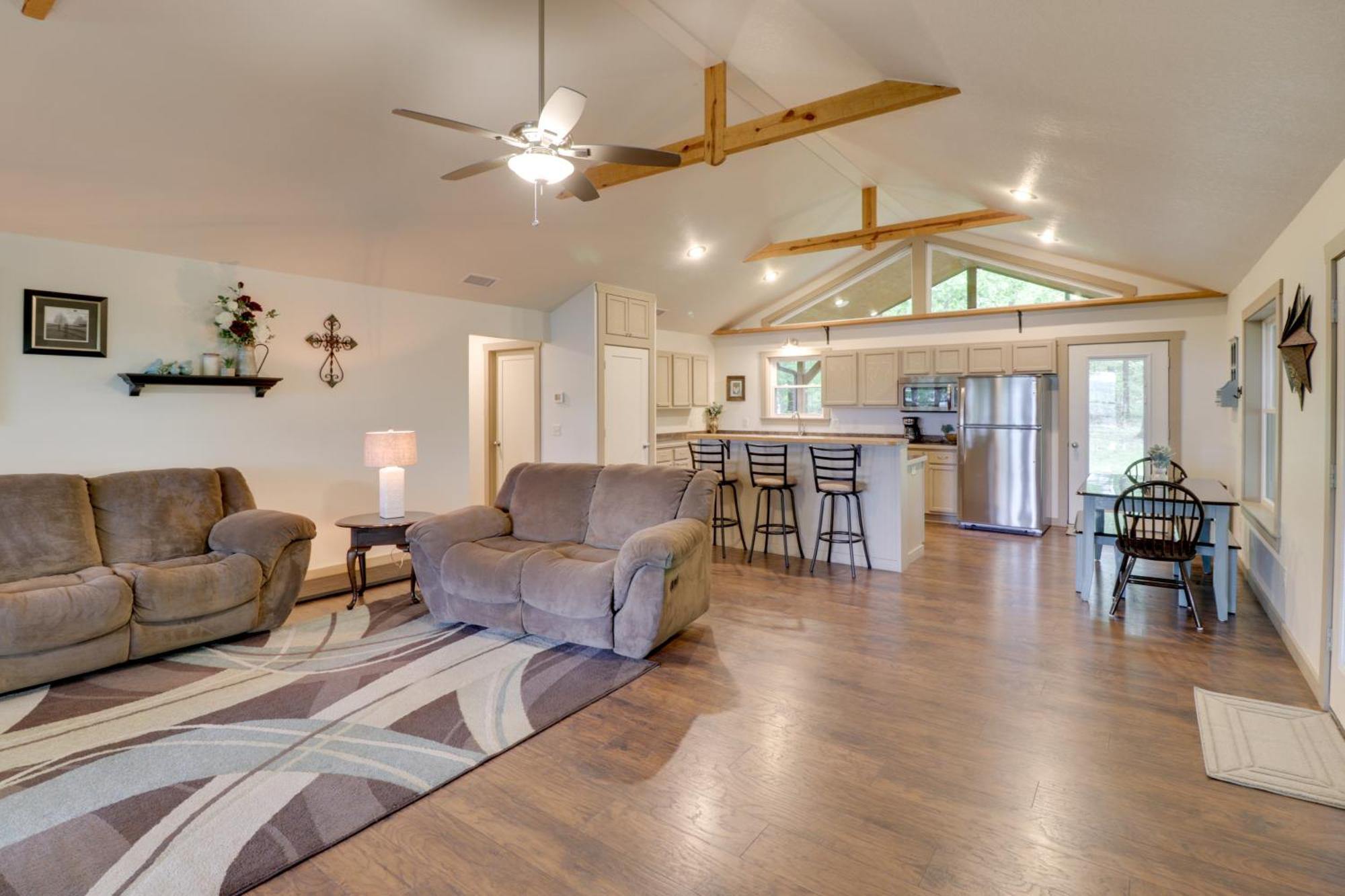 Spacious And Elegant Mountain View Cabin With Deck! Экстерьер фото