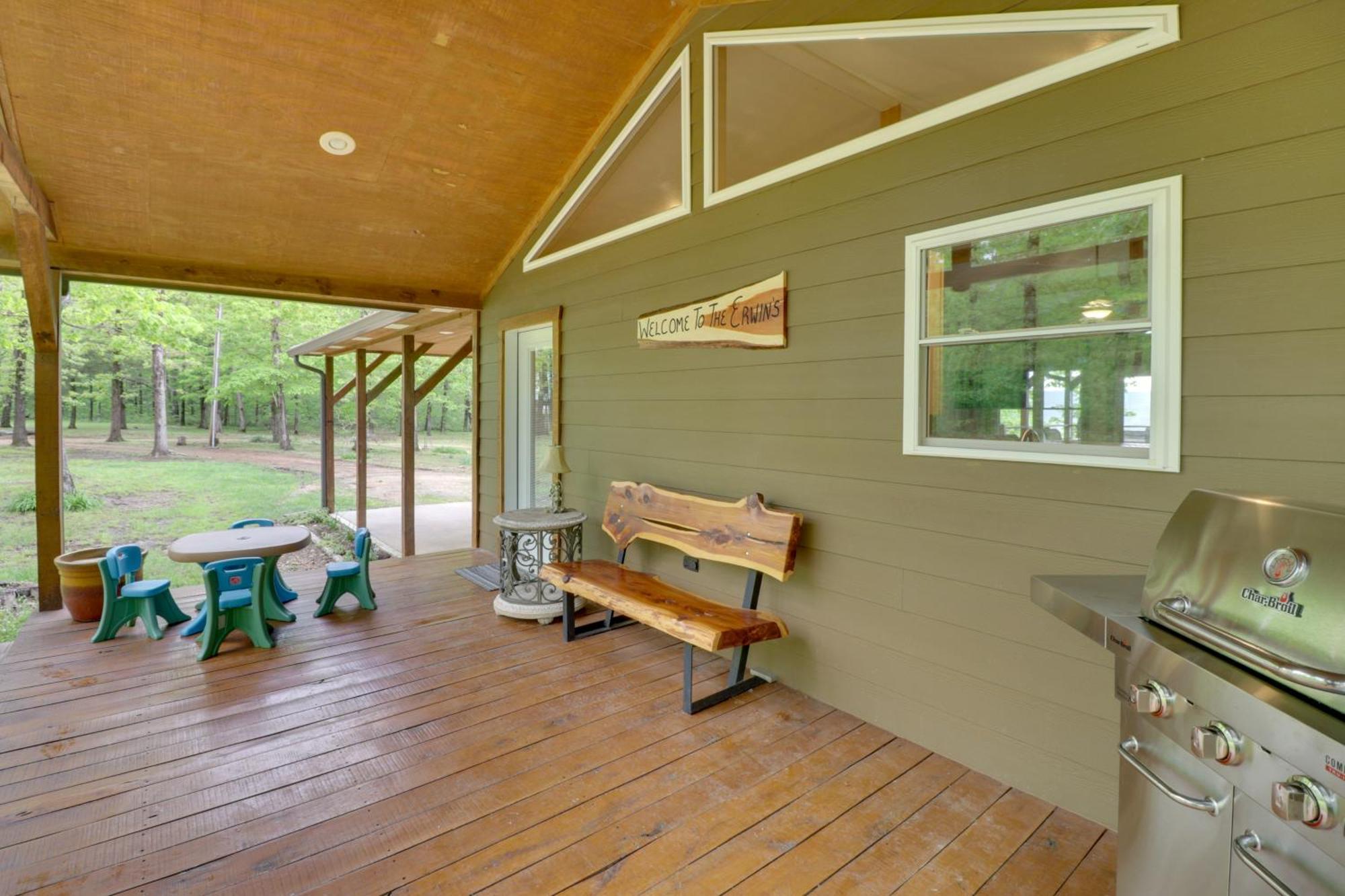 Spacious And Elegant Mountain View Cabin With Deck! Экстерьер фото